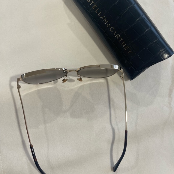 Stella McCartney Gold and Black Aviator Sunglasses - Picture 3 of 4